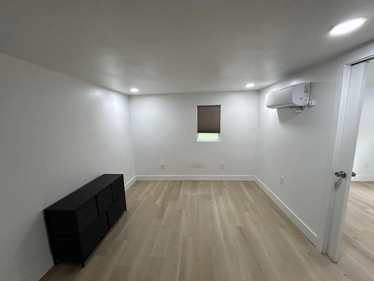 2504 W Starr St #B - Photo 6 of 9