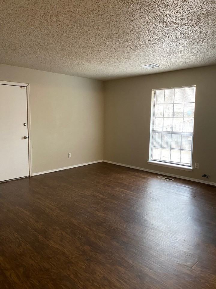 12602 Abbotts Way - Photo 2 of 26