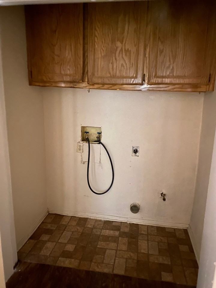 12602 Abbotts Way - Photo 3 of 26