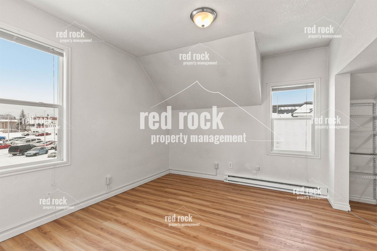 902 W Mansfield Ave #3 - Photo 2 of 31