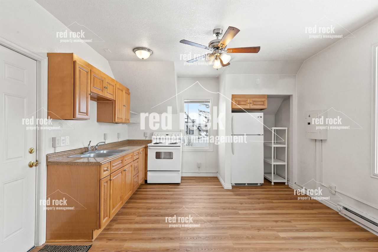 902 W Mansfield Ave #3 - Photo 2 of 31