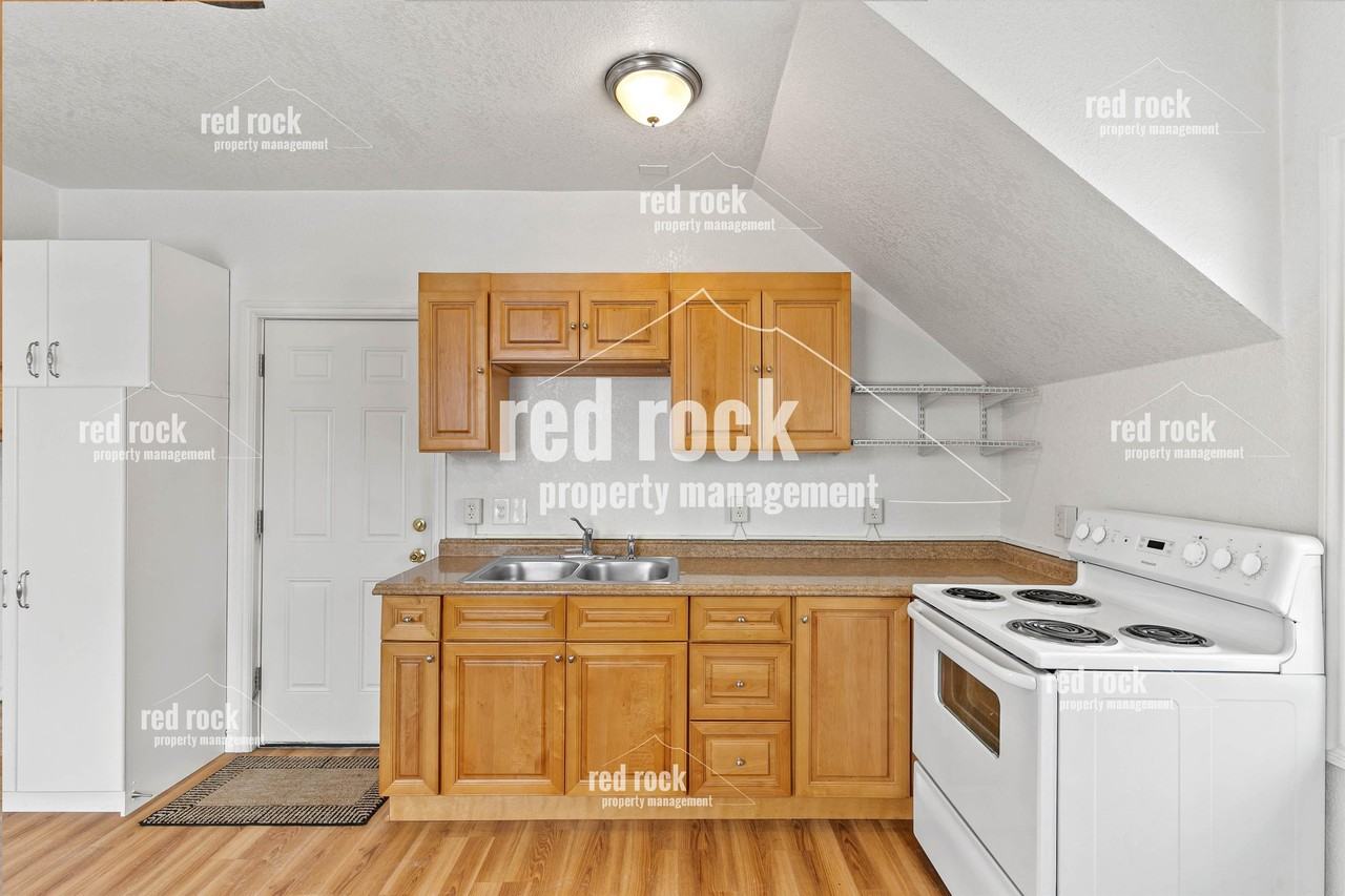 902 W Mansfield Ave #3 - Photo 6 of 31