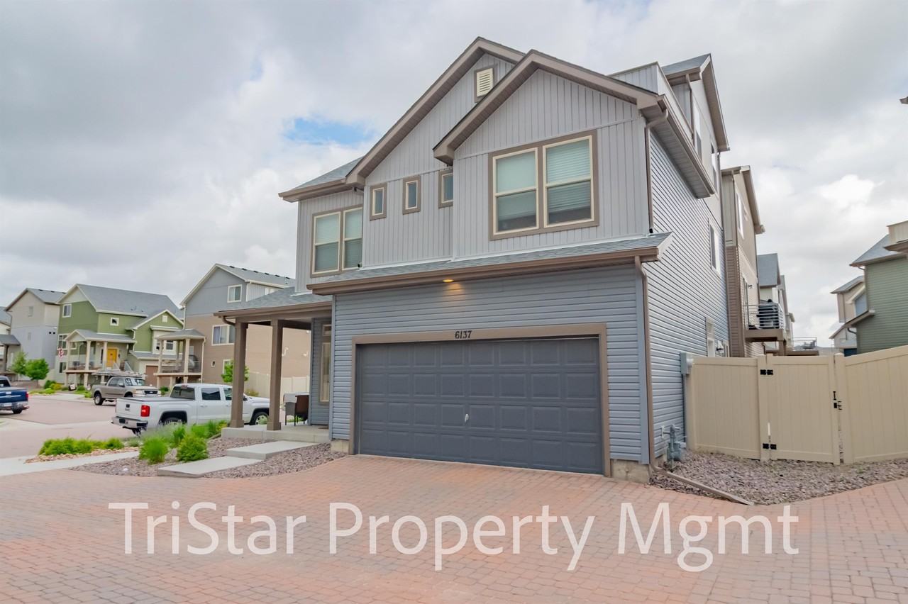 6137 Ashmore Ln - Photo 5 of 11