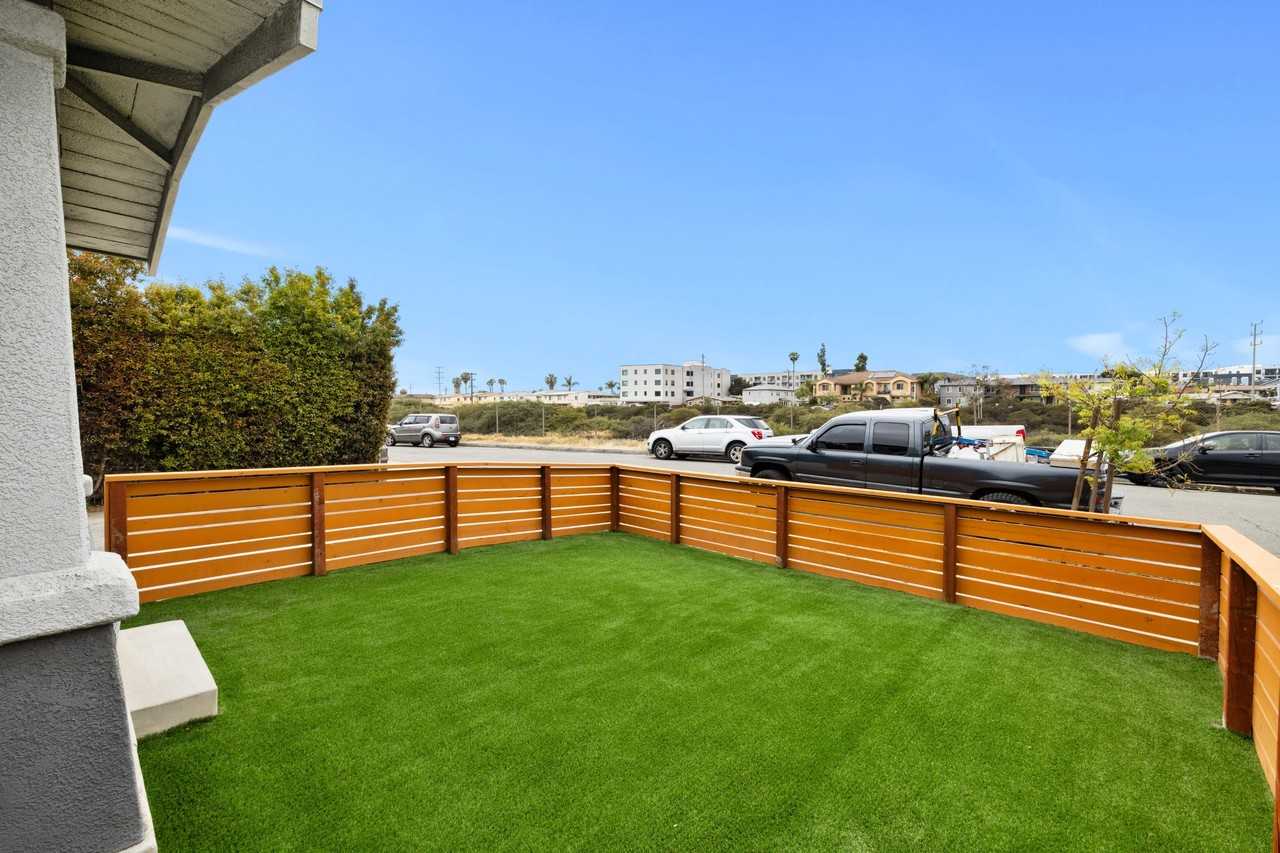 4565 Iowa St #4565 - Photo 7 of 12