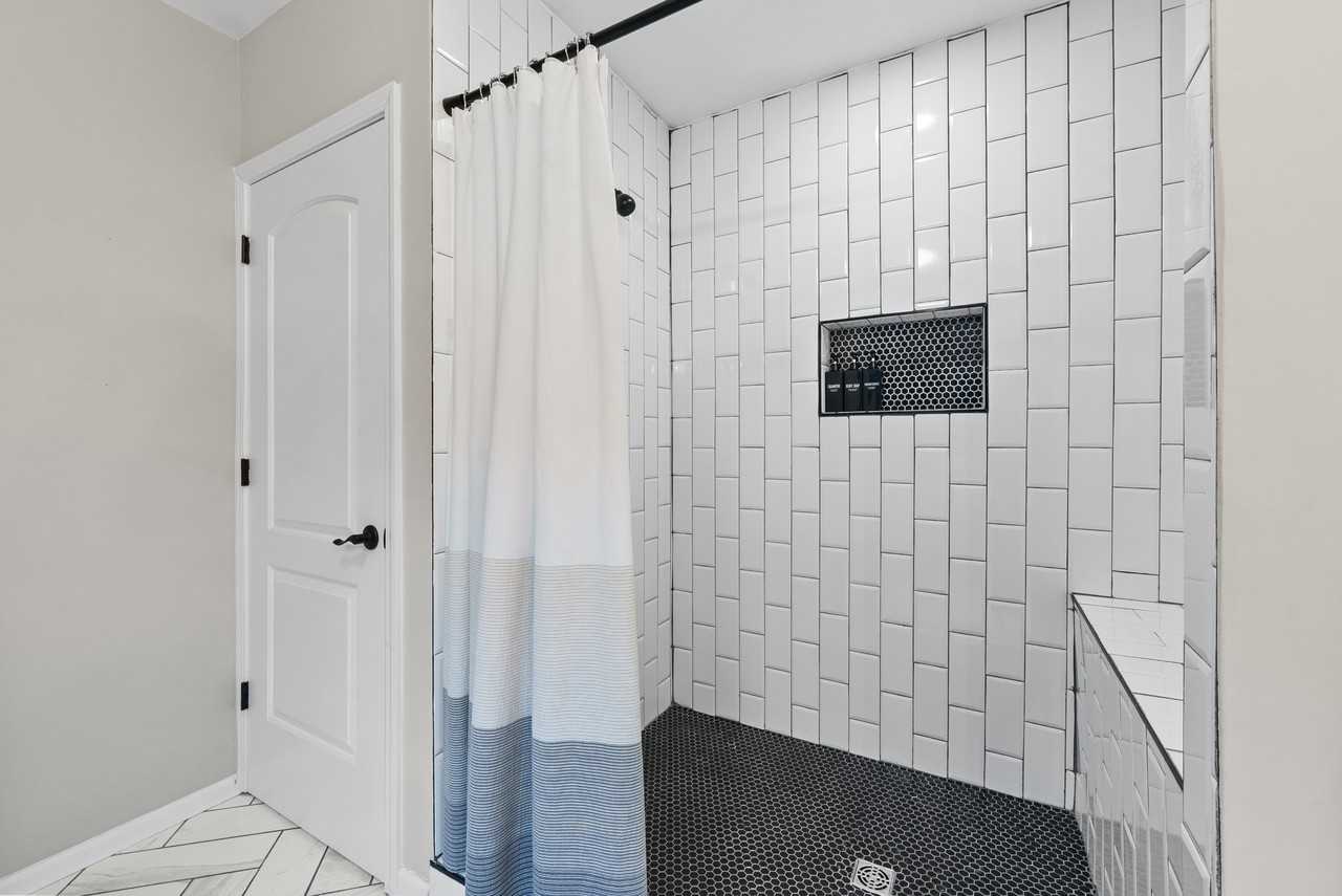 536 Oakwood Ave #536 - Photo 5 of 36