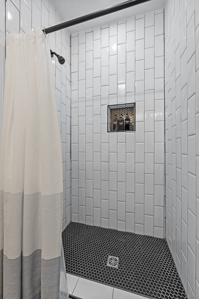 536 Oakwood Ave #536 - Photo 5 of 36