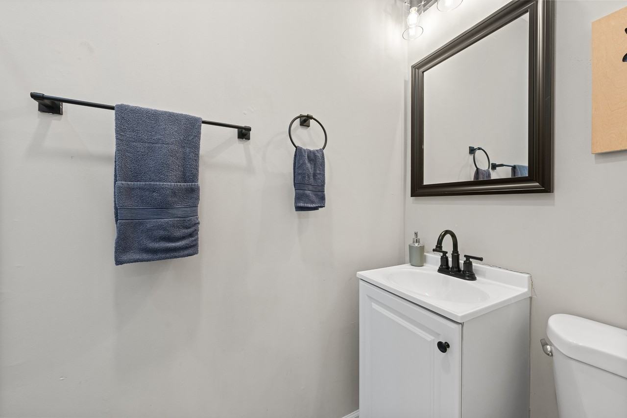 536 Oakwood Ave #536 - Photo 3 of 36