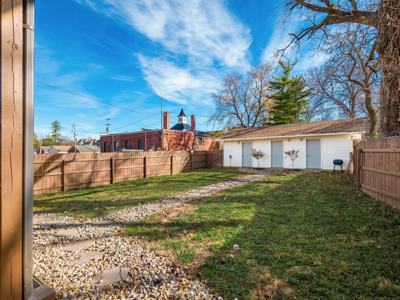 536 Oakwood Ave #536 - Photo 4 of 36