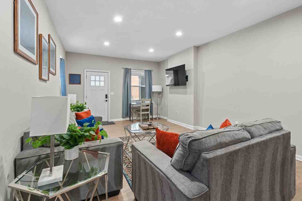 536 Oakwood Ave #536 - Photo 7 of 36