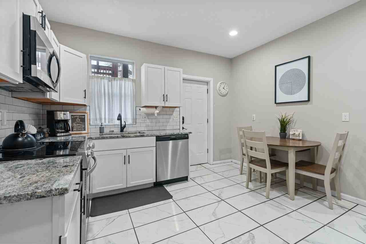 536 Oakwood Ave #536 - Photo 7 of 36
