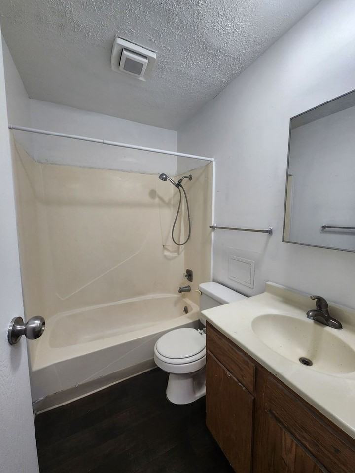 Hidden Bluffs Apartments - Photo 7 of 34