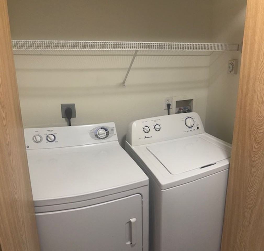 2035 - Photo 6 of 10