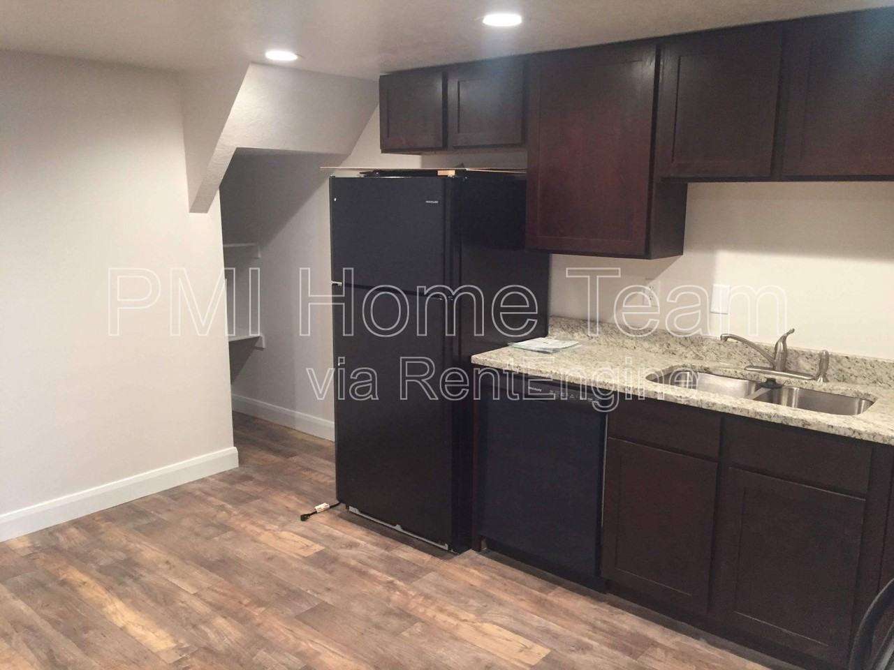 661 14th St - Photo 2 of 12
