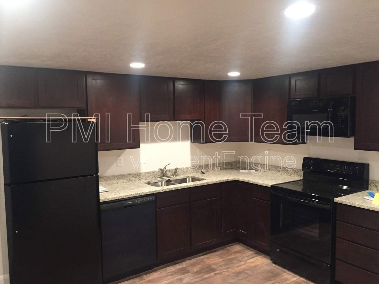 661 14th St - Photo 4 of 12