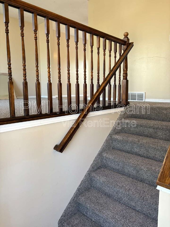 4440 S 2750 W - Photo 3 of 36