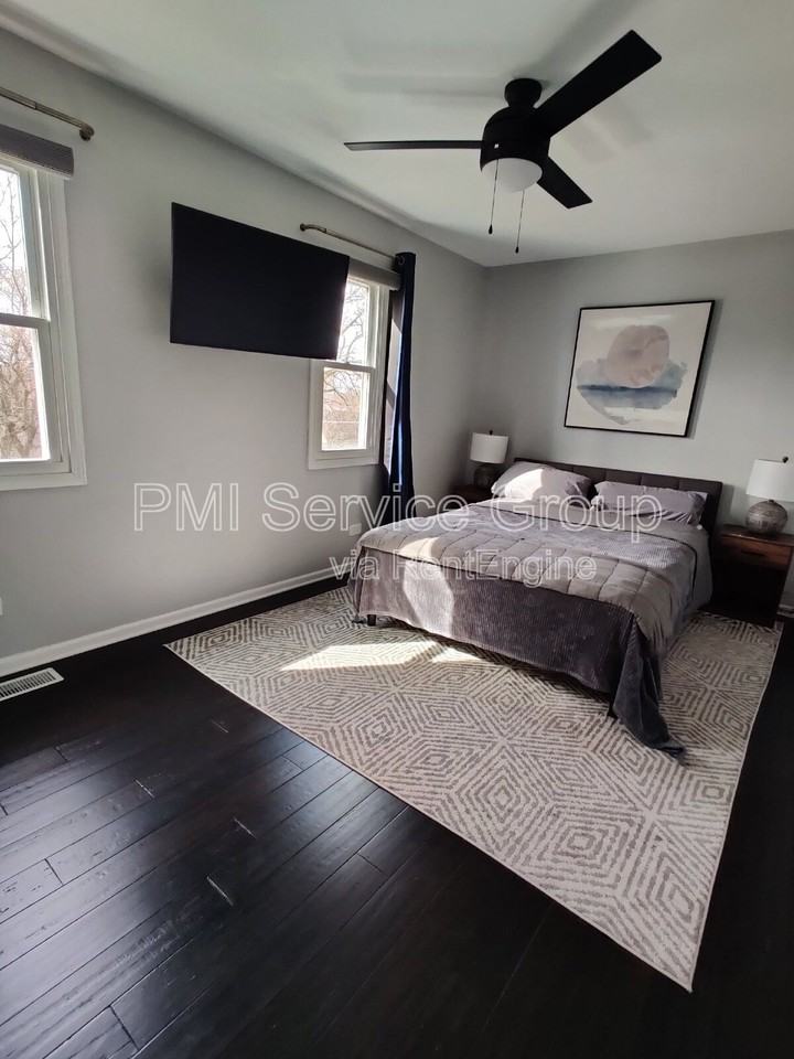 4946 Florence Ave - Photo 7 of 21