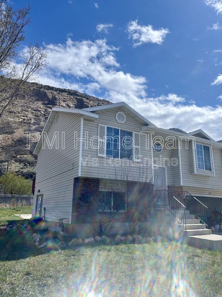 1222 N Willard Peak Dr - Photo 2 of 19
