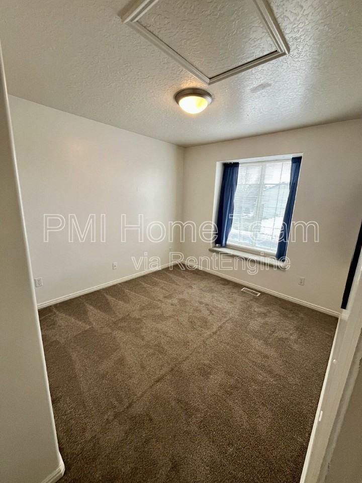 1222 N Willard Peak Dr - Photo 3 of 19