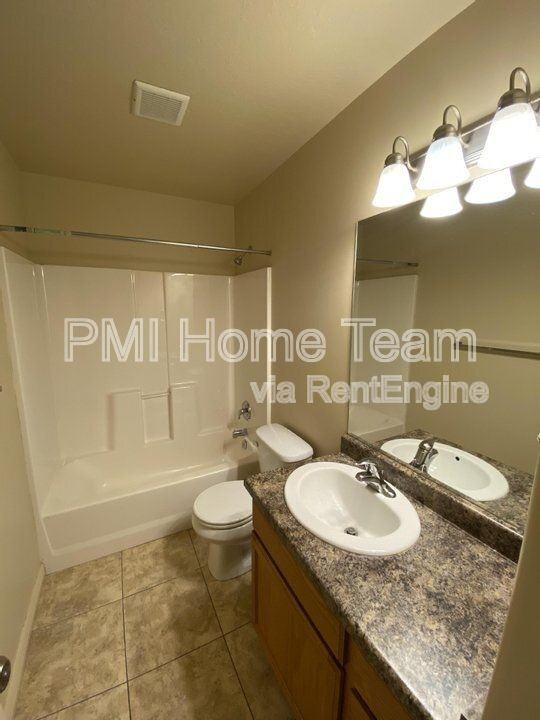 2510 N Charleston Ave #G4 - Photo 3 of 12