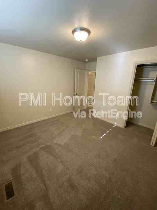 2510 N Charleston Ave #G4 - Photo 6 of 12