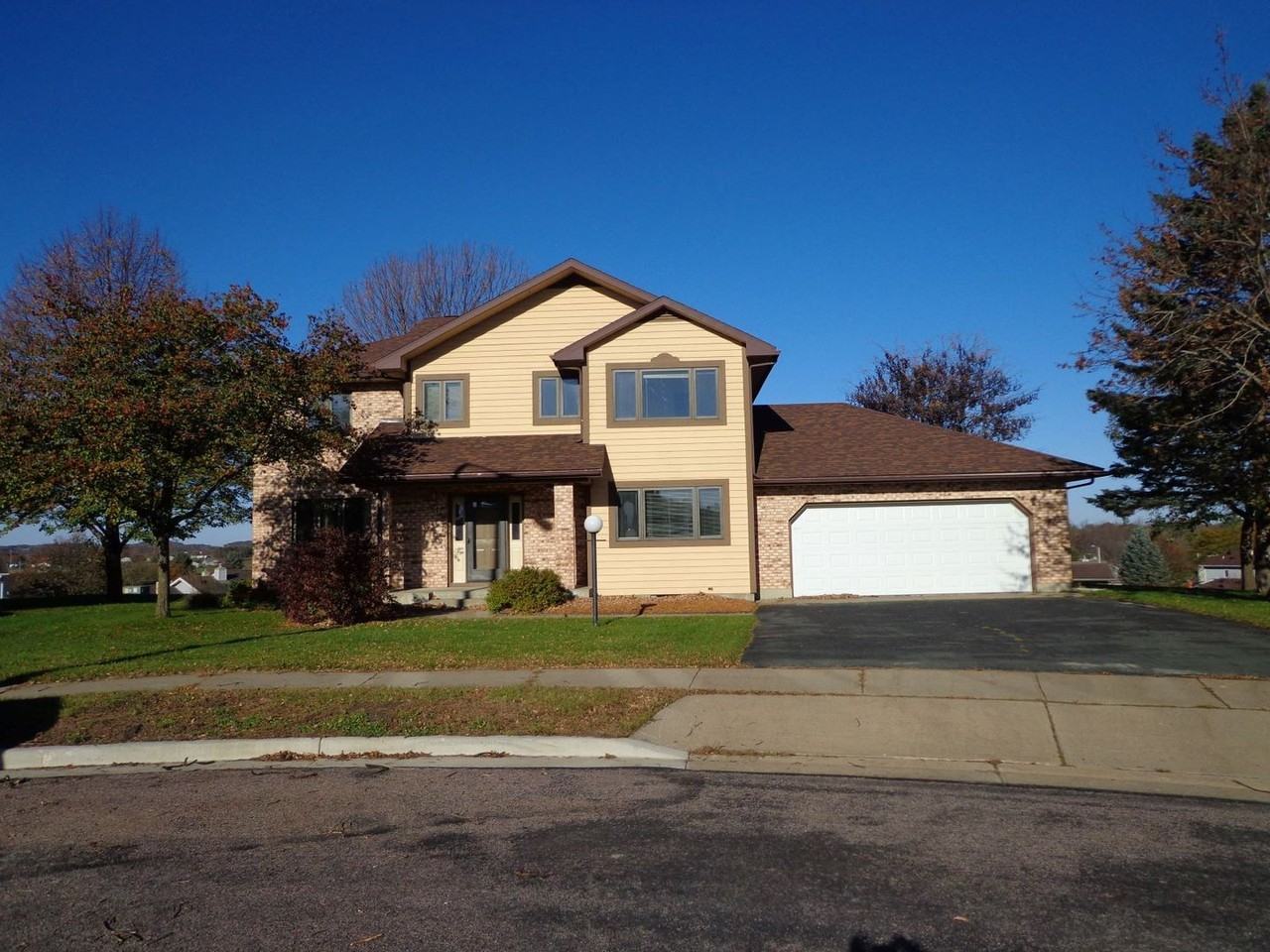 Woodridge Housing - Photo 3 of 38
