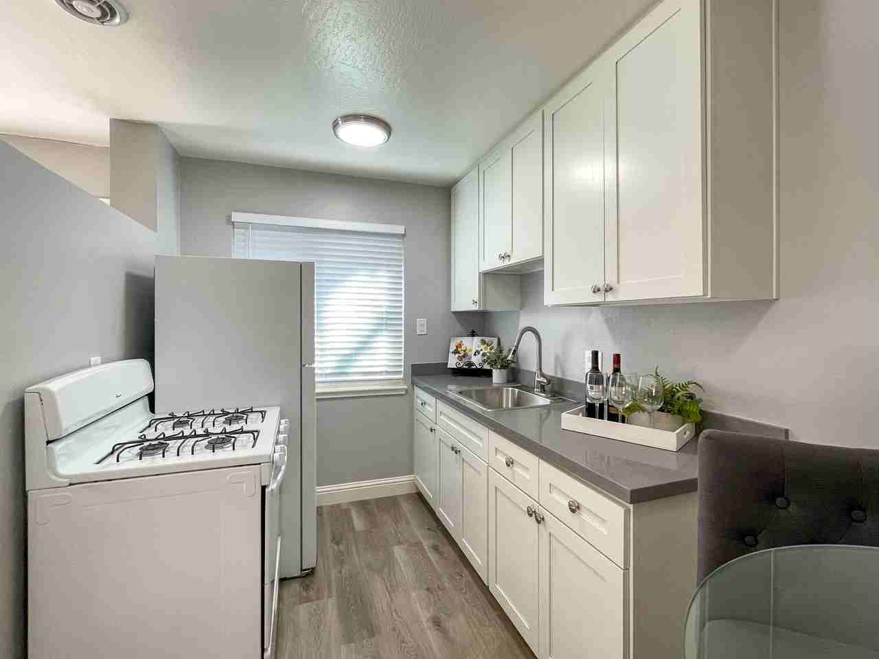 Sunset Crossings at 3401 Balmoral Drive, Sacramento - Photo 3 of 46