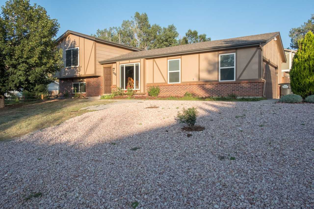 6567 Charter Dr - Photo 5 of 27