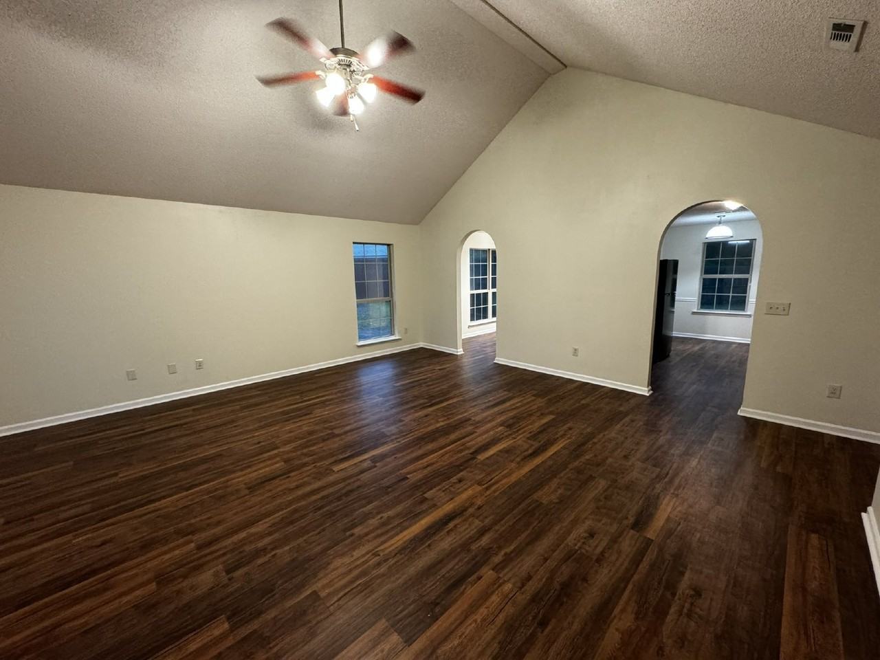 147 Wayfair Ln - Photo 2 of 15