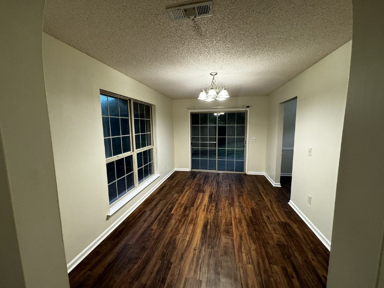 147 Wayfair Ln - Photo 4 of 15