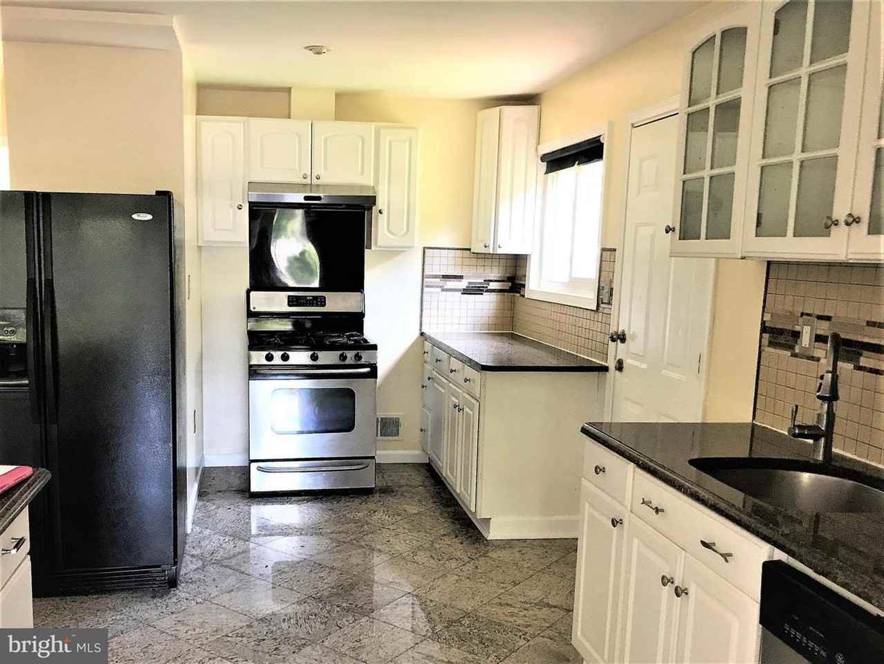 7724 Harwood Pl - Photo 2 of 10