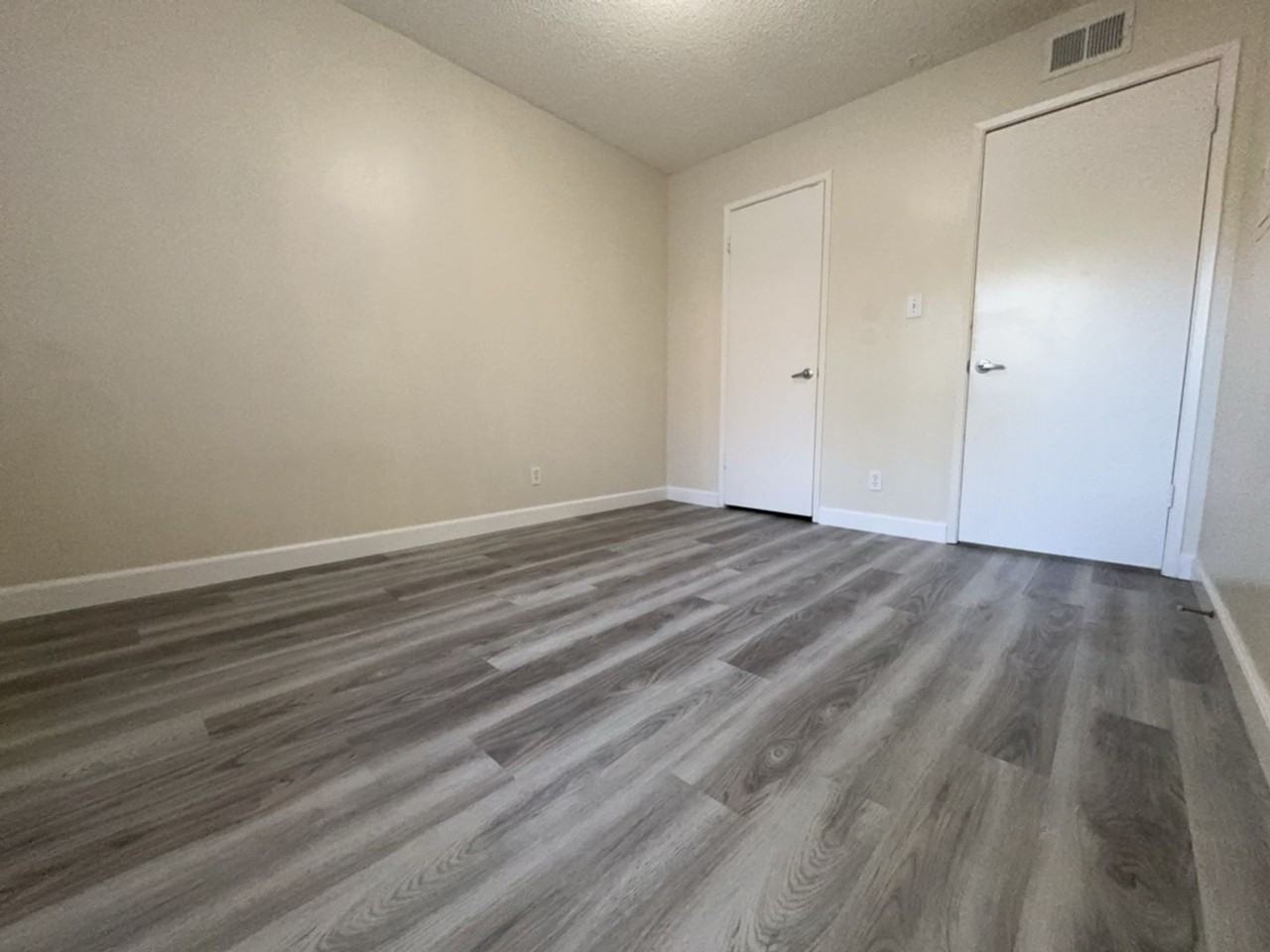 1901 Donner Ave #4 - Photo 6 of 11