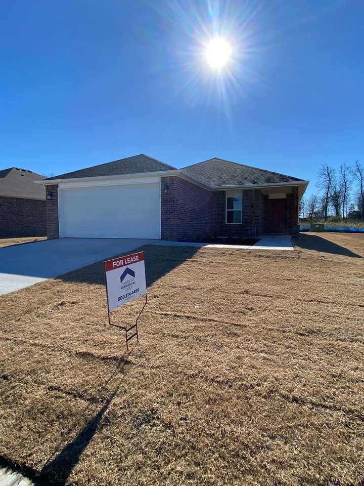 2404 E Fennec St - Photo 4 of 18