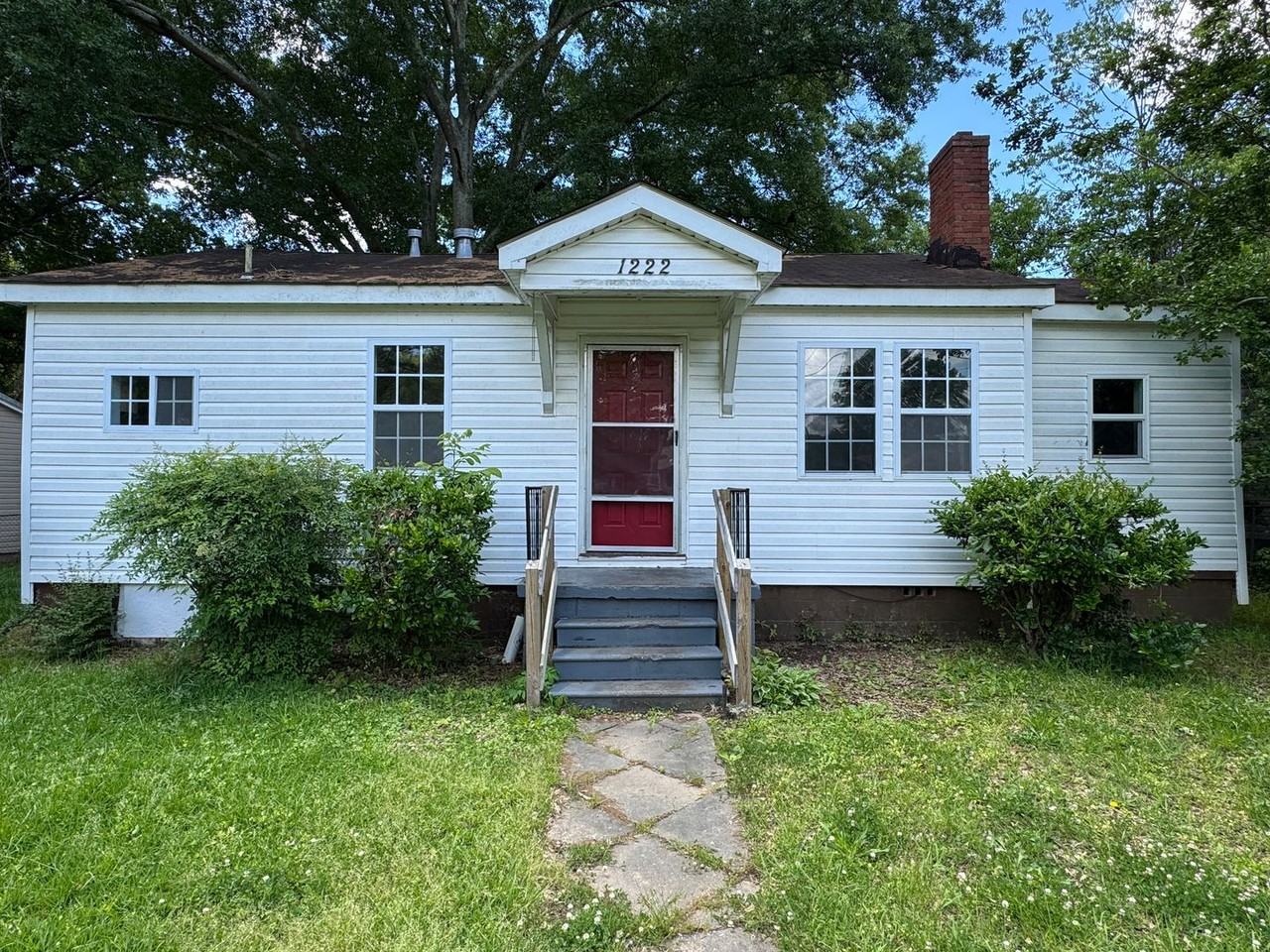 1222 Forman Dr - Photo 2 of 8