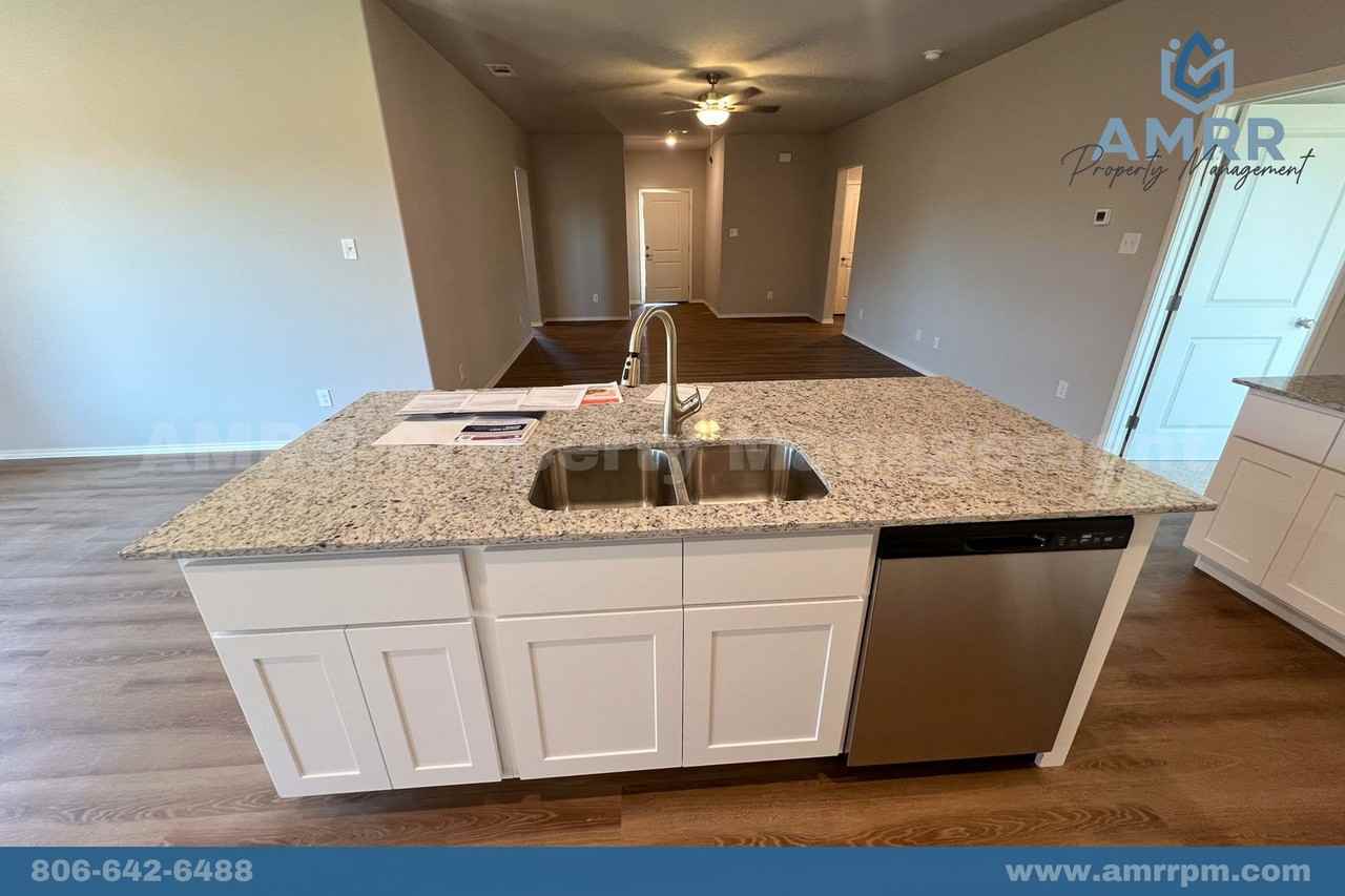 2512 S County Road 1103 - Photo 4 of 38