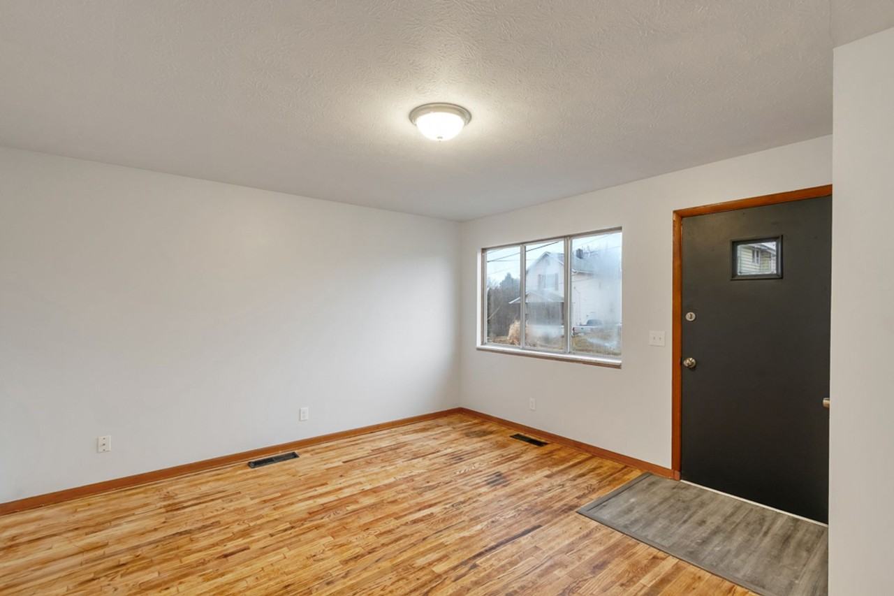 2156 6th St Ne - Photo 3 of 13