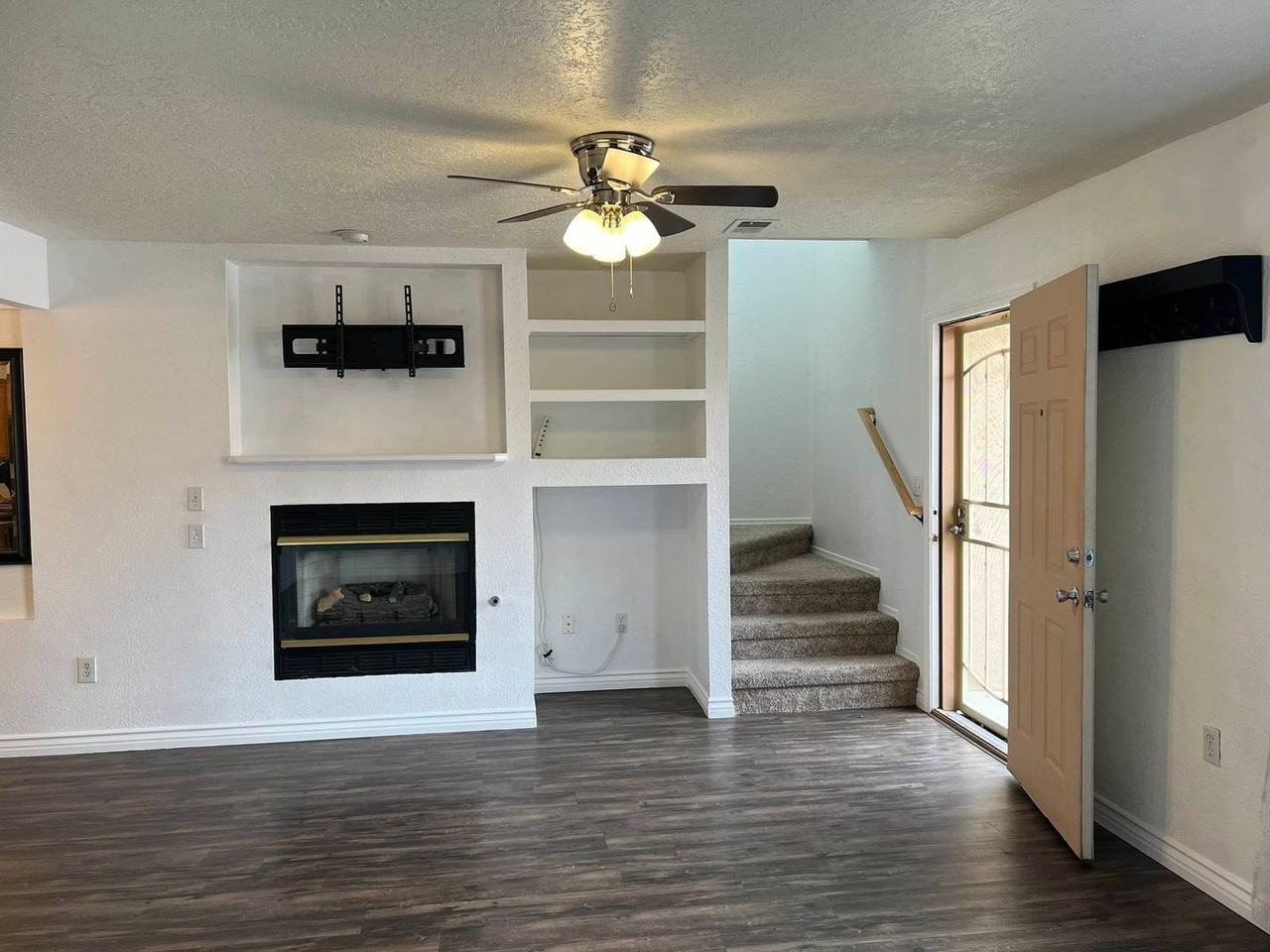 4801 Irving Blvd Nw #4702 - Photo 2 of 23