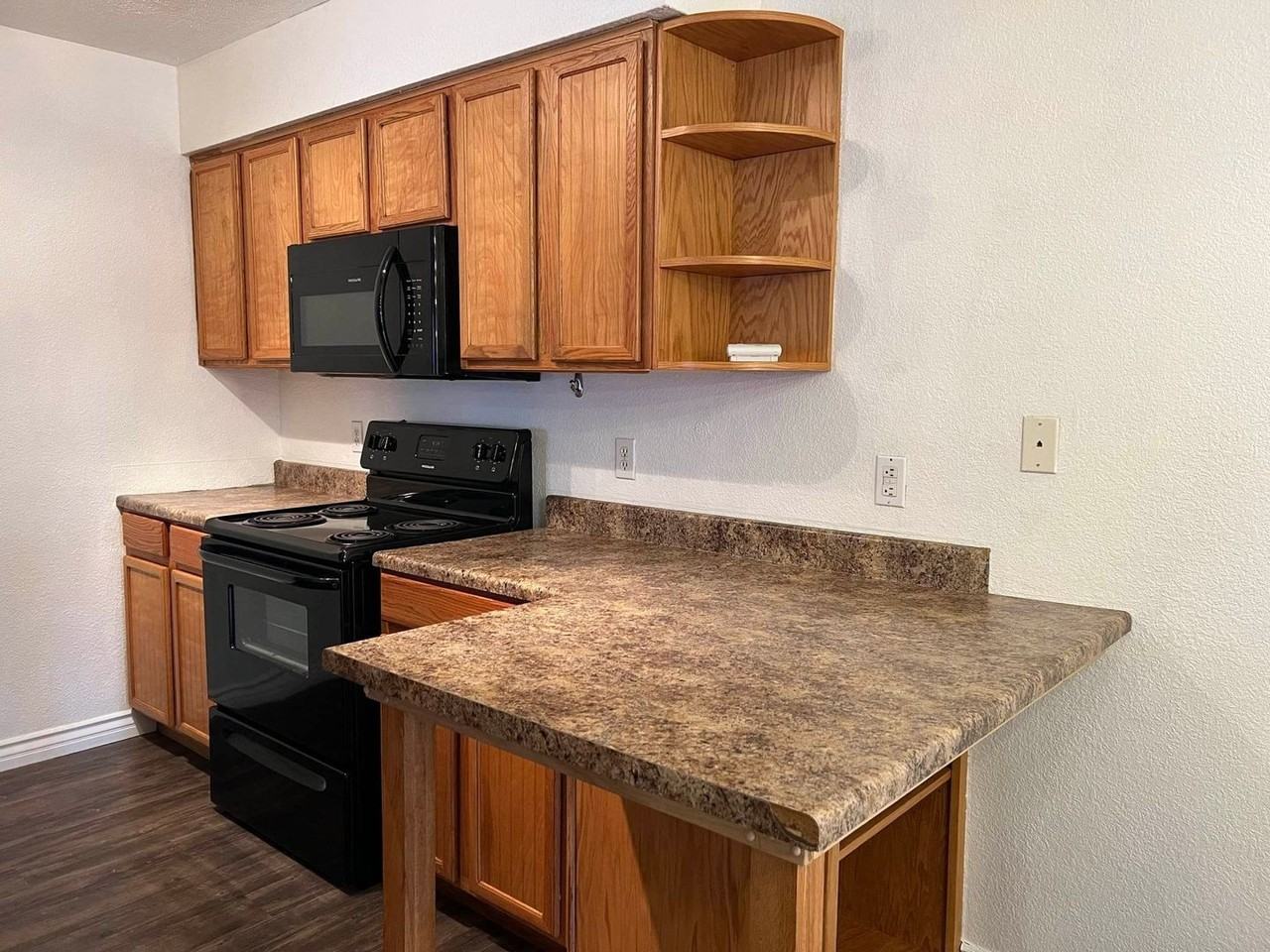4801 Irving Blvd Nw #4702 - Photo 4 of 23