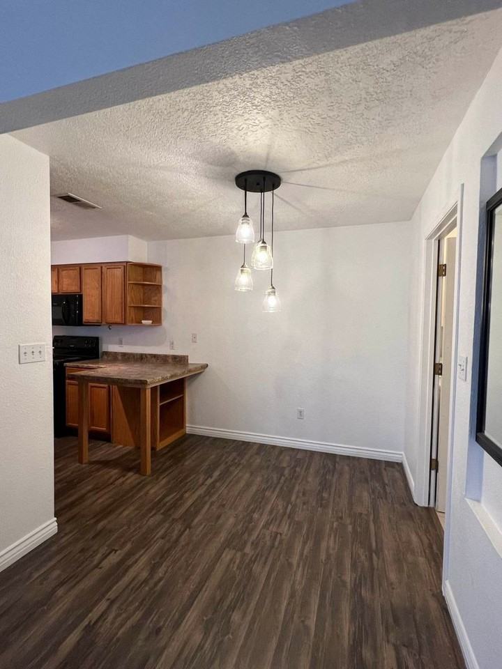 4801 Irving Blvd Nw #4702 - Photo 7 of 23