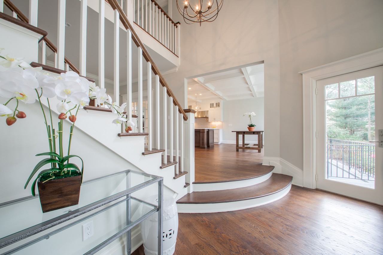 2 Crown Cir - Photo 2 of 26