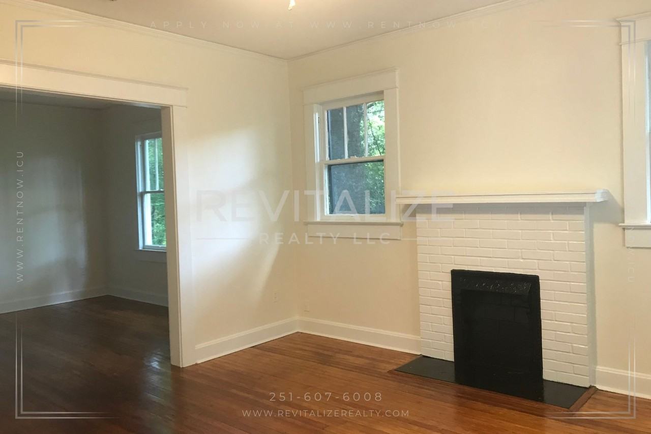 1506 Monroe St - Photo 3 of 10