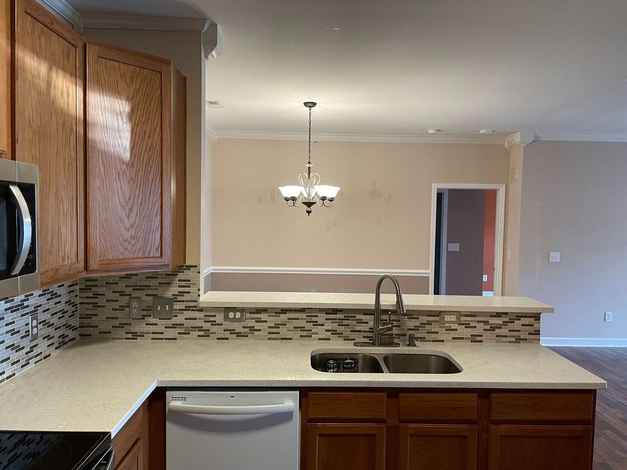 10636 Hill Point Ct - Photo 4 of 17