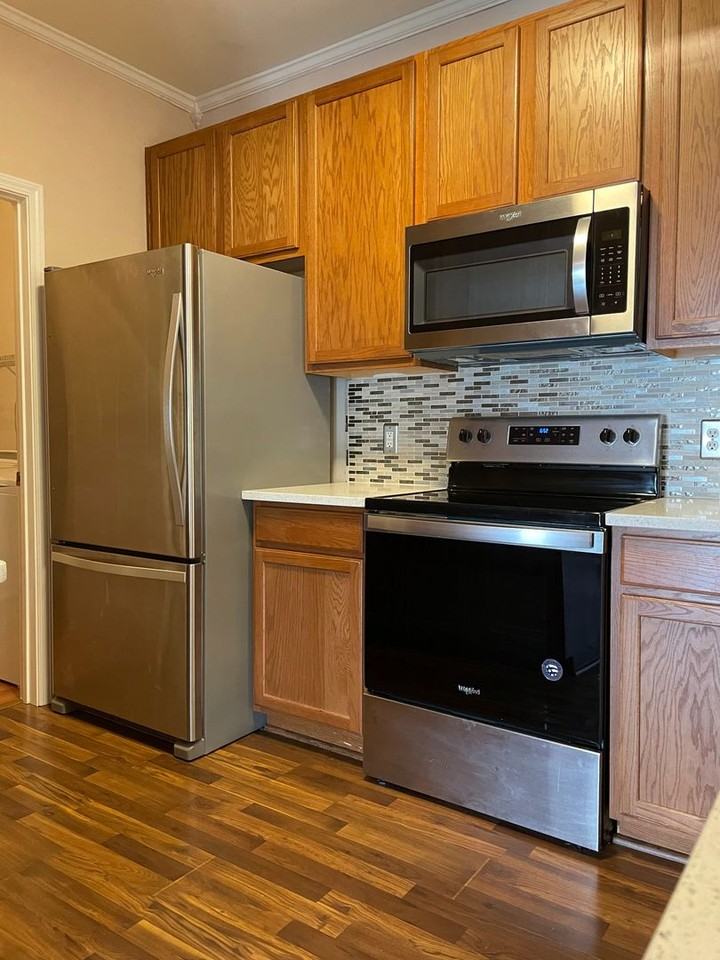 10636 Hill Point Ct - Photo 6 of 17