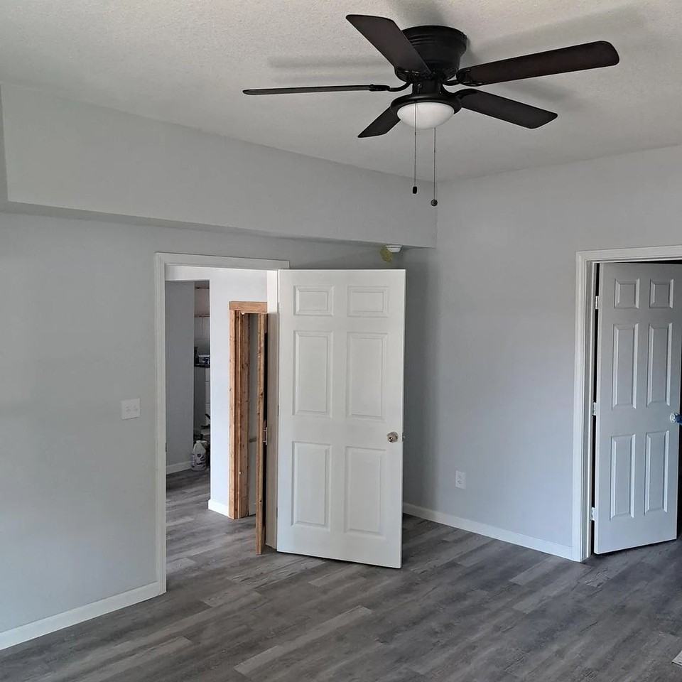 539 Hicks Ave - Photo 2 of 16