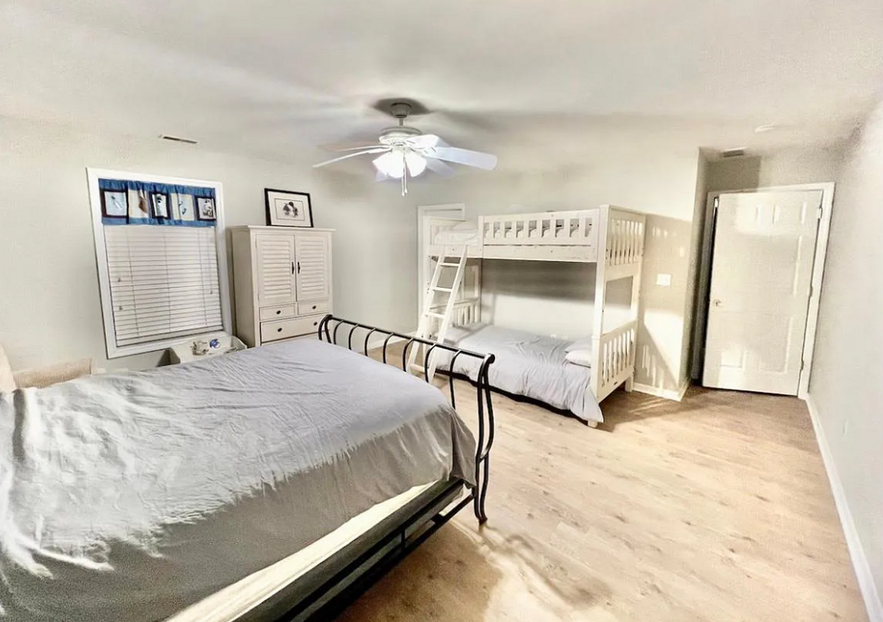 909 N Burghley Ave - Photo 2 of 25