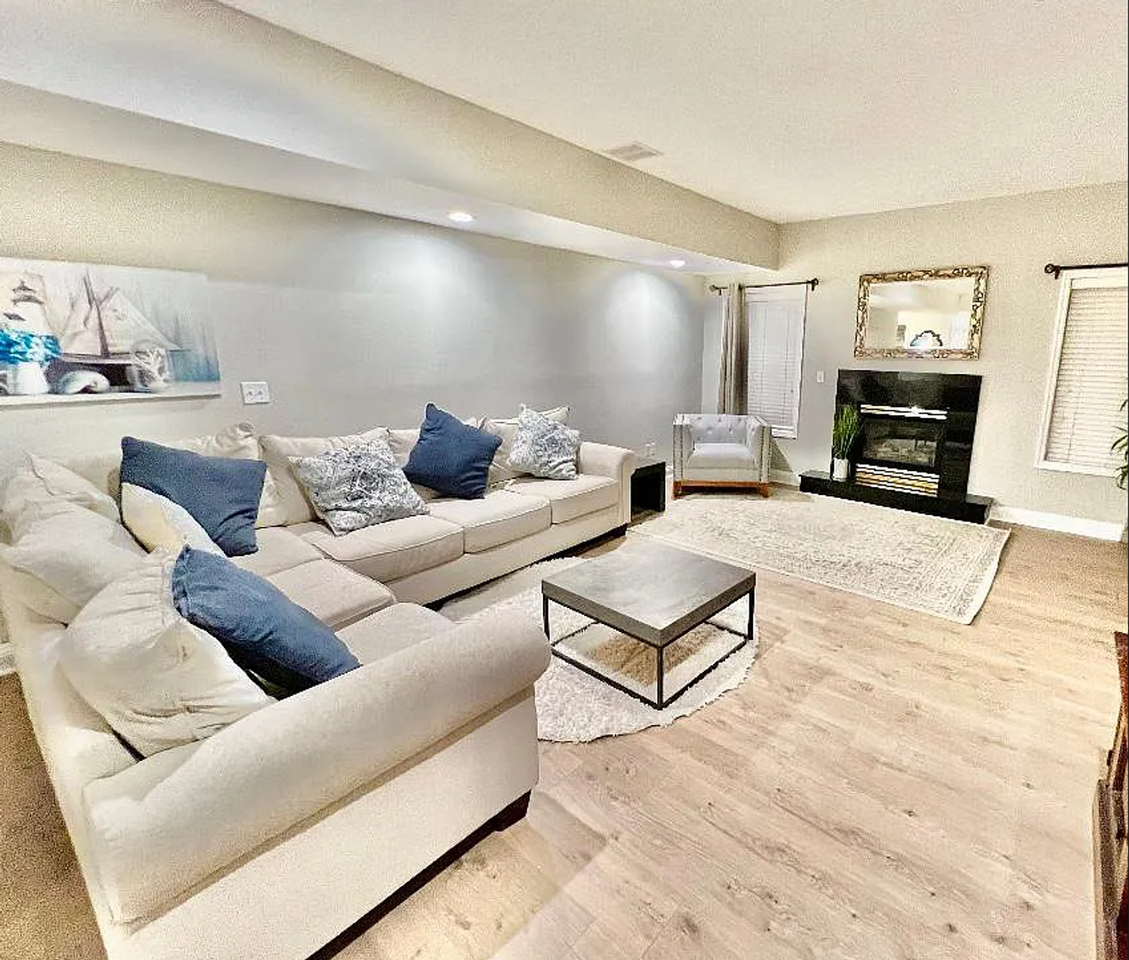 909 N Burghley Ave - Photo 7 of 25