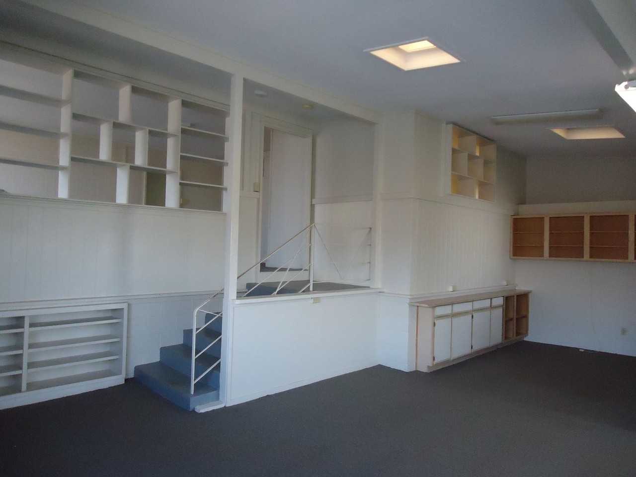 1037 Noelani St - Photo 3 of 9