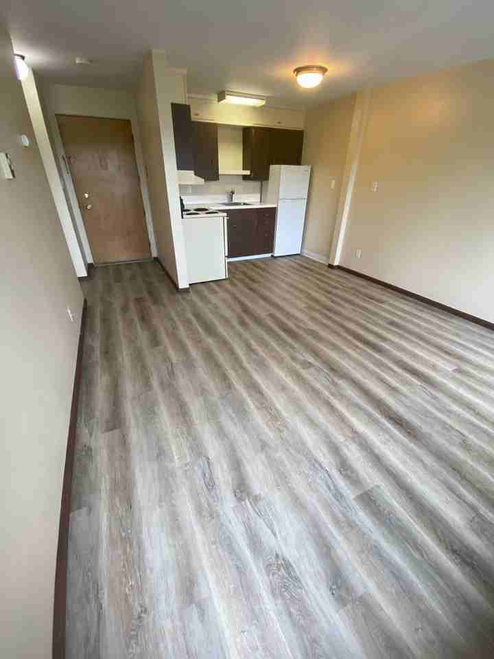 Portage Shore Apartments - Photo 2 of 15