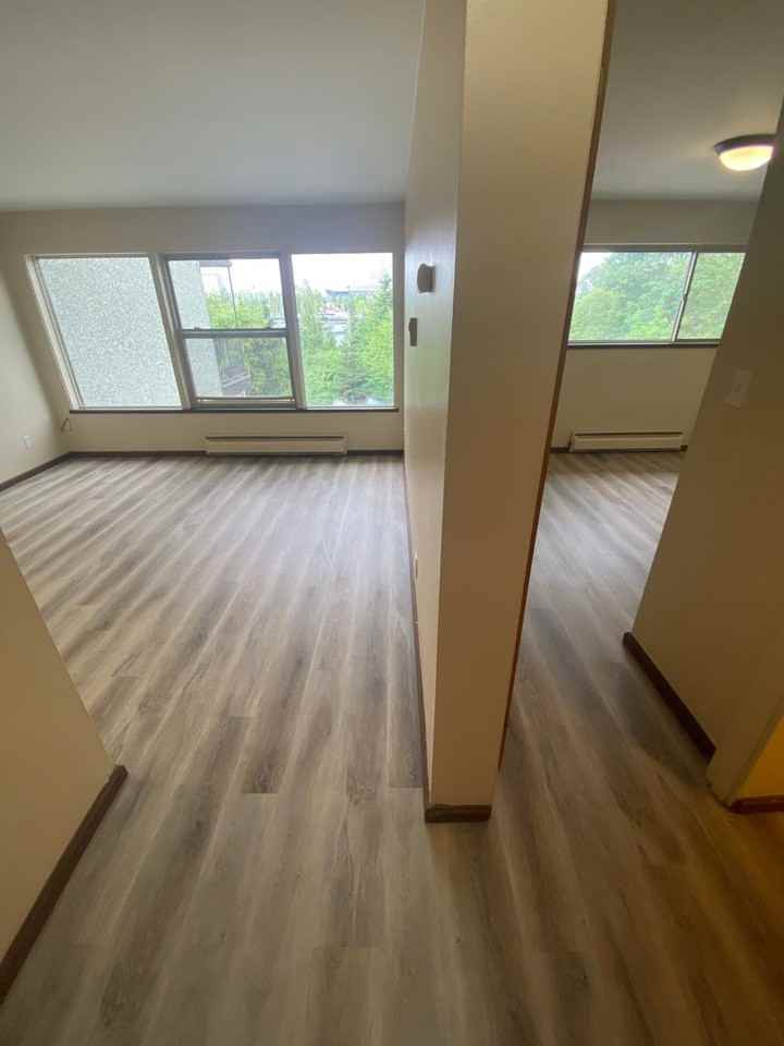 Portage Shore Apartments - Photo 4 of 15