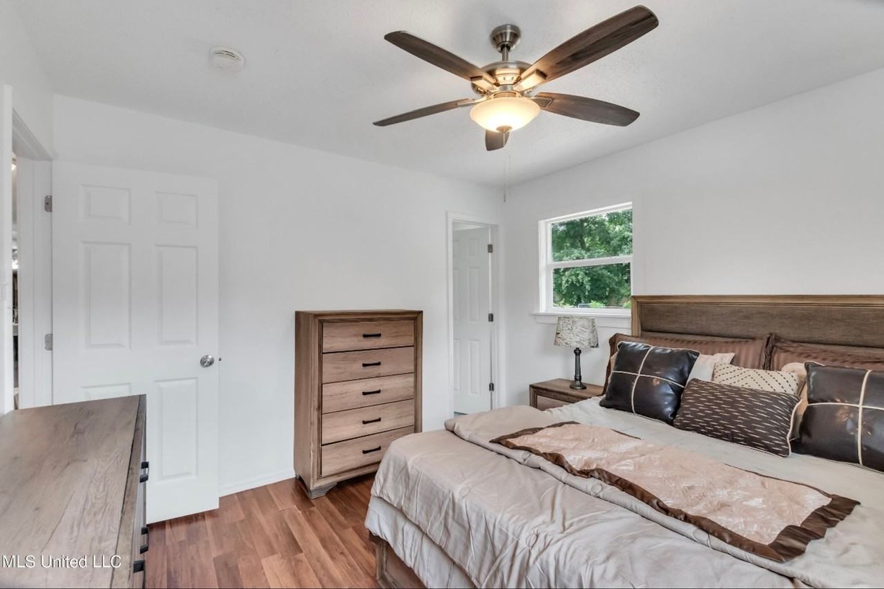 2211 Tucker Ave - Photo 4 of 7