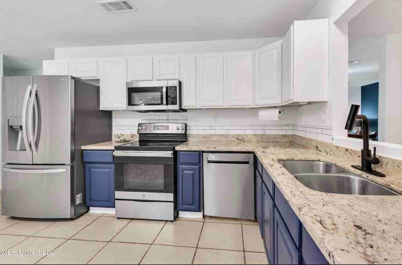 2211 Tucker Ave - Photo 6 of 7